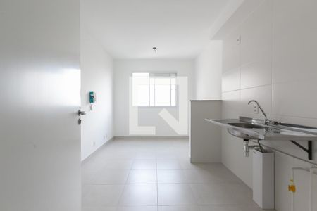 Sala / Cozinha de apartamento para alugar com 2 quartos, 33m² em Vila Nova Curuçá, São Paulo