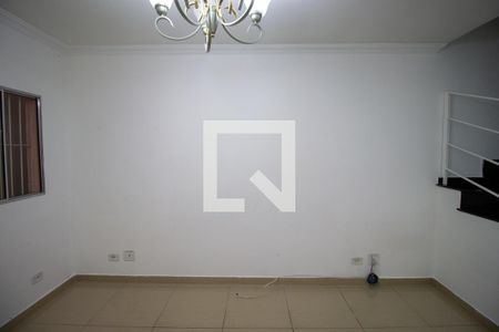 Sala de casa à venda com 2 quartos, 90m² em Vila Carmosina, São Paulo