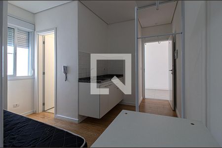 quarto e cozinha compartilhados_3 de apartamento para alugar com 1 quarto, 15m² em Aclimação, São Paulo