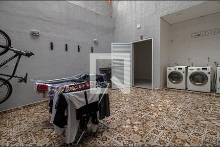 lavanderia e bicicletário_1 de apartamento para alugar com 1 quarto, 15m² em Aclimação, São Paulo