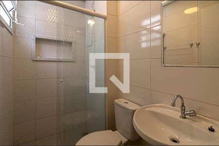 banheiro social_1 de apartamento para alugar com 1 quarto, 15m² em Aclimação, São Paulo
