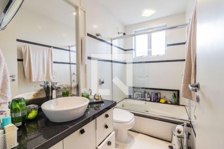 Apartamento à venda com 113m², 3 quartos e 2 vagas Apartamento à venda com 113m², 3 quartos e 2 vagasBanheiro da Suite