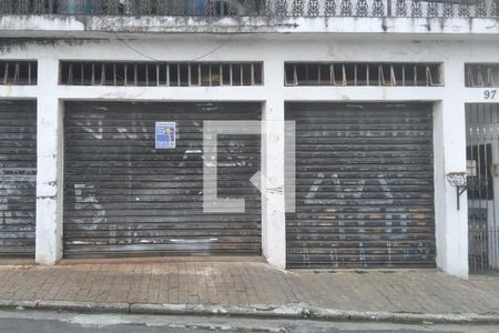 Casa à venda com 150m², 3 quartos e 3 vagas Casa à venda com 150m², 3 quartos e 3 vagasFachada