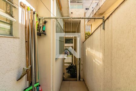 Casa à venda com 150m², 2 quartos e 2 vagasCorredor