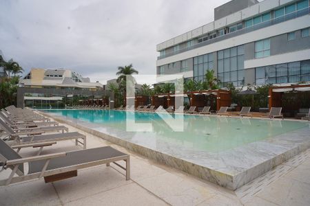 Apartamento para alugar com 105m², 2 quartos e 2 vagasÁrea comum - Piscina