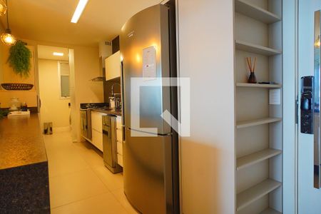 Cozinha de apartamento para alugar com 2 quartos, 105m² em Jurerê Internacional, Florianópolis