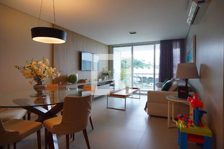 Sala  de apartamento para alugar com 2 quartos, 105m² em Jurerê Internacional, Florianópolis