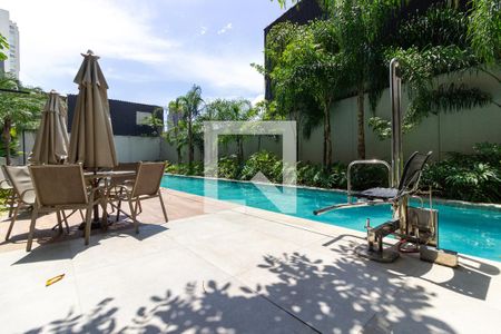 Studio para alugar com 27m², 1 quarto e sem vaga Studio para alugar com 27m², 1 quarto e sem vagaÁrea comum - Piscina