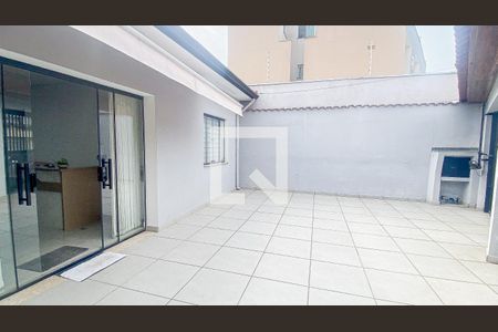 Casa à venda com 250m², 5 quartos e 2 vagasGaragem - Quintal