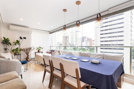 Varanda de apartamento para alugar com 2 quartos, 101m² em Itaim Bibi, São Paulo