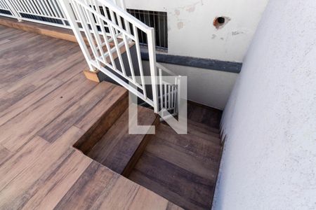 Casa para alugar com 200m², 4 quartos e 2 vagasEscada
