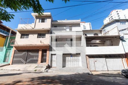Casa para alugar com 200m², 4 quartos e 2 vagasFachada