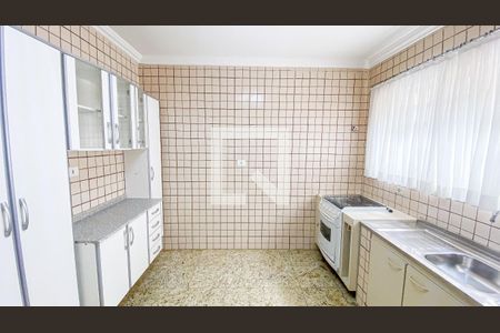 Cozinha de casa para alugar com 3 quartos, 156m² em Jardim Stella, Santo André