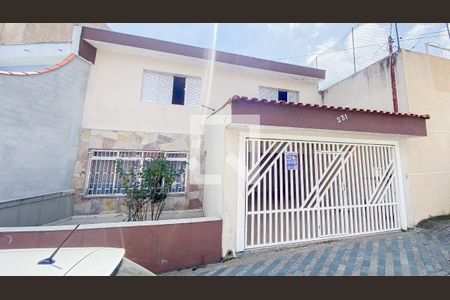Casa para alugar com 156m², 3 quartos e 2 vagas Casa para alugar com 156m², 3 quartos e 2 vagasFachada