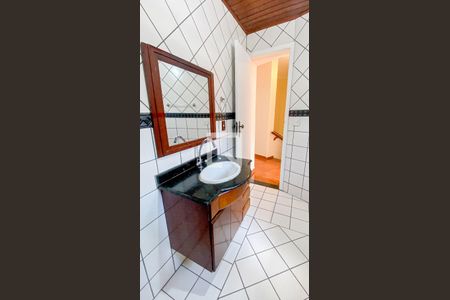 Casa para alugar com 156m², 3 quartos e 2 vagas Casa para alugar com 156m², 3 quartos e 2 vagasBanheiro