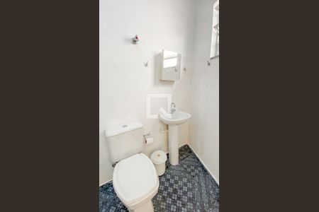 Casa para alugar com 156m², 3 quartos e 2 vagas Casa para alugar com 156m², 3 quartos e 2 vagasBanheiro da Area de Serviço