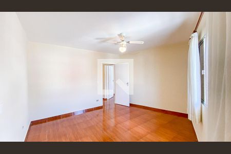 Casa para alugar com 156m², 3 quartos e 2 vagas Casa para alugar com 156m², 3 quartos e 2 vagasQuarto 1