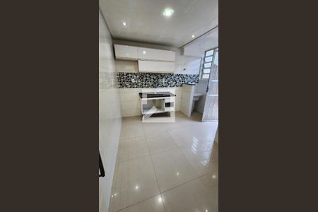 Cozinha de apartamento para alugar com 2 quartos, 77m² em Aparecida, Santos
