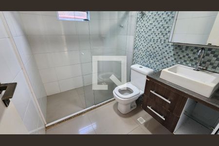 Banheiro de apartamento para alugar com 2 quartos, 77m² em Aparecida, Santos