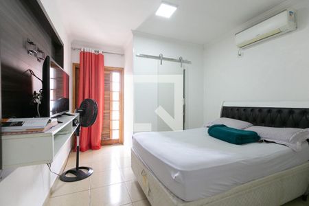 Casa à venda com 180m², 3 quartos e 5 vagasSuíte