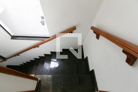 Casa à venda com 180m², 3 quartos e 5 vagasEscada