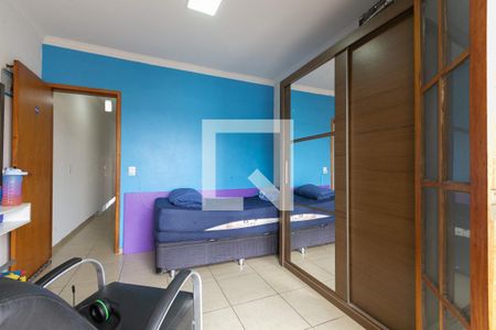 Casa à venda com 180m², 3 quartos e 5 vagasQuarto 2