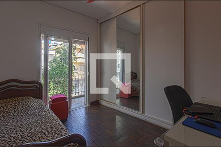 Casa à venda com 300m², 4 quartos e 8 vagas Casa à venda com 300m², 4 quartos e 8 vagasquarto1