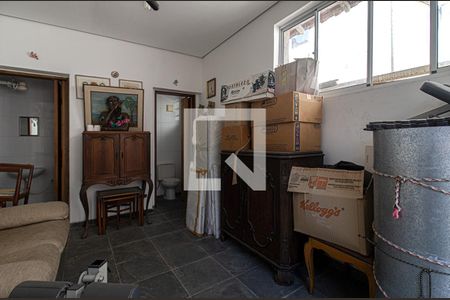 Casa à venda com 300m², 4 quartos e 8 vagas Casa à venda com 300m², 4 quartos e 8 vagassalão de festas