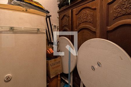 Casa à venda com 300m², 4 quartos e 8 vagas Casa à venda com 300m², 4 quartos e 8 vagasquarto na garagem