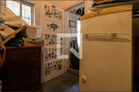 Casa à venda com 300m², 4 quartos e 8 vagas Casa à venda com 300m², 4 quartos e 8 vagasquarto na garagem