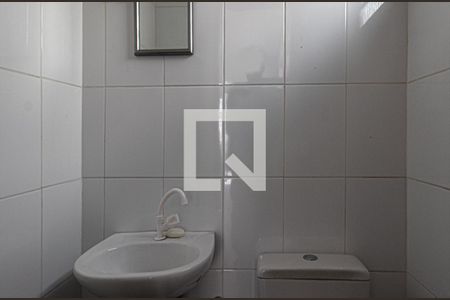 Casa à venda com 300m², 4 quartos e 8 vagas Casa à venda com 300m², 4 quartos e 8 vagasbanheiro1 do salão de festas