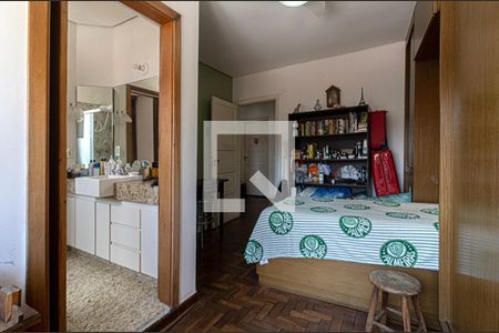 Casa à venda com 300m², 4 quartos e 8 vagas Casa à venda com 300m², 4 quartos e 8 vagassuíte2