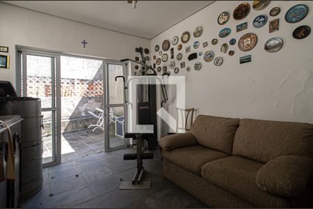 Casa à venda com 300m², 4 quartos e 8 vagas Casa à venda com 300m², 4 quartos e 8 vagassalão de festas