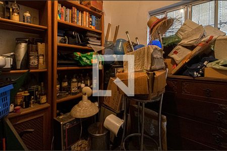 Casa à venda com 300m², 4 quartos e 8 vagas Casa à venda com 300m², 4 quartos e 8 vagasquarto na garagem