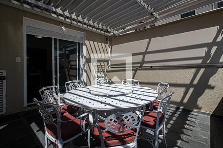 Casa à venda com 300m², 4 quartos e 8 vagas Casa à venda com 300m², 4 quartos e 8 vagasvaranda