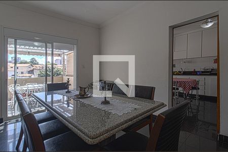 Casa à venda com 300m², 4 quartos e 8 vagas Casa à venda com 300m², 4 quartos e 8 vagassala de jantar