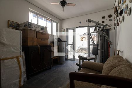 Casa à venda com 300m², 4 quartos e 8 vagas Casa à venda com 300m², 4 quartos e 8 vagassalão de festas