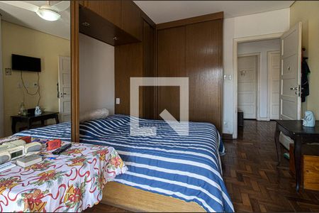 Casa à venda com 300m², 4 quartos e 8 vagas Casa à venda com 300m², 4 quartos e 8 vagassuíte