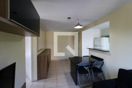Sala de apartamento para alugar com 2 quartos, 48m² em Parque São Vicente, Santo André
