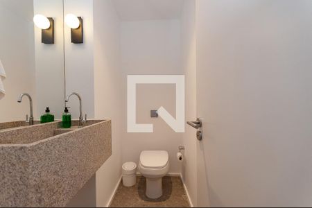 Lavabo de apartamento à venda com 3 quartos, 134m² em Água Branca, São Paulo