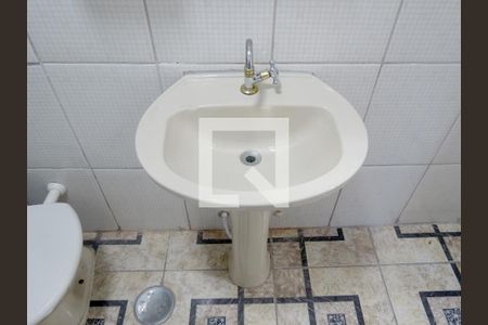Banheiro - Pia de casa para alugar com 1 quarto, 70m² em Vila Primavera, São Paulo