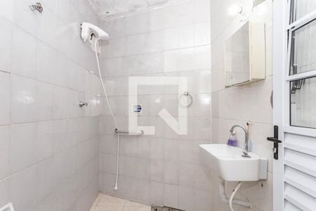 Casa à venda com 150m², 2 quartos e 2 vagas Casa à venda com 150m², 2 quartos e 2 vagasBanheiro de Serviço