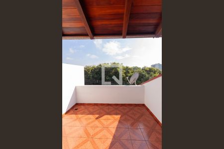 Casa à venda com 347m², 4 quartos e 4 vagas Casa à venda com 347m², 4 quartos e 4 vagasTerraço