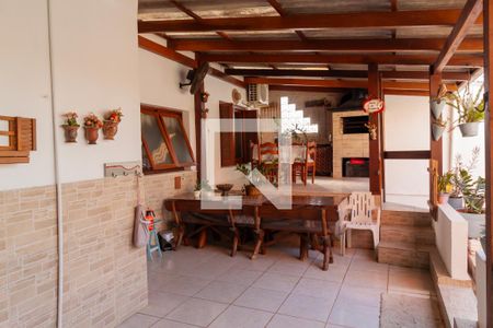 Casa à venda com 347m², 4 quartos e 4 vagas Casa à venda com 347m², 4 quartos e 4 vagasÁrea externa