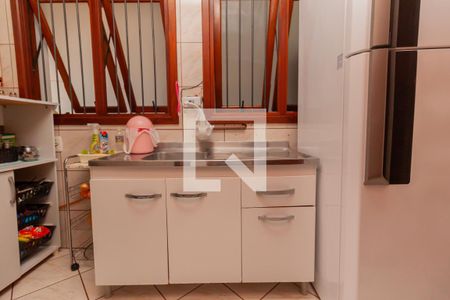 Casa à venda com 347m², 4 quartos e 4 vagas Casa à venda com 347m², 4 quartos e 4 vagasCozinha