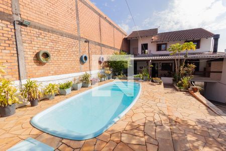 Casa à venda com 347m², 4 quartos e 4 vagas Casa à venda com 347m², 4 quartos e 4 vagasPiscina