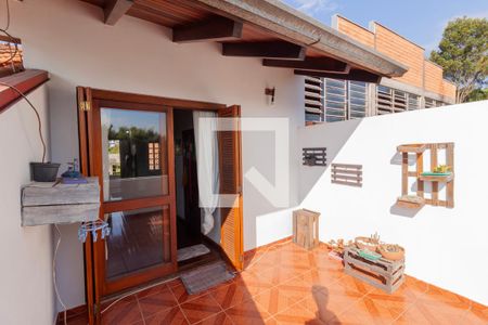 Casa à venda com 347m², 4 quartos e 4 vagas Casa à venda com 347m², 4 quartos e 4 vagasTerraço