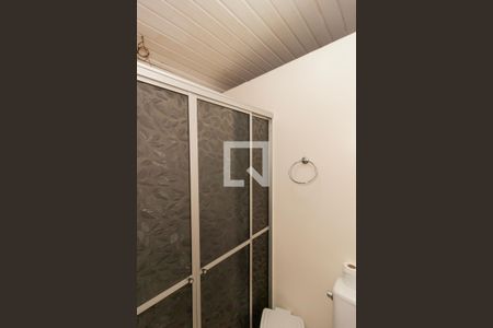 Casa à venda com 347m², 4 quartos e 4 vagas Casa à venda com 347m², 4 quartos e 4 vagasBanheiro da garagem