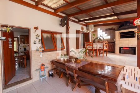 Casa à venda com 347m², 4 quartos e 4 vagas Casa à venda com 347m², 4 quartos e 4 vagasÁrea externa