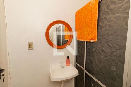 Casa à venda com 347m², 4 quartos e 4 vagas Casa à venda com 347m², 4 quartos e 4 vagasBanheiro da garagem